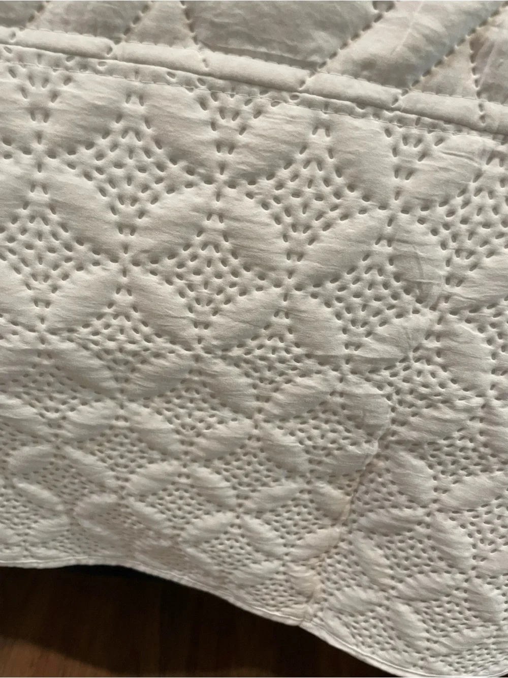 White king size quilted bedspread with shams